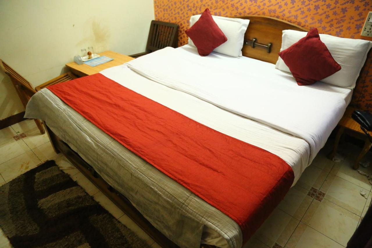 Hotel Diamond Palace Chandīgarh Exterior foto